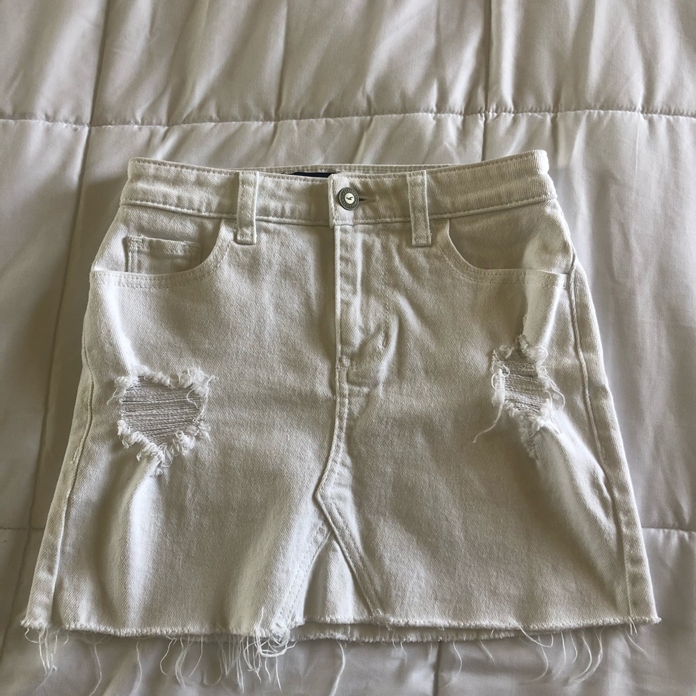 HOLLISTER White Ripped Mini Skirt